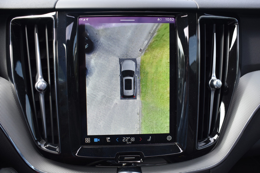 Volvo XC60 T6 350PK Plug-in hybrid AWD Plus Black Edition | 4000.- voorraadkorting| Panodak | H&K | 360 Camera | 21"LMV | ACC