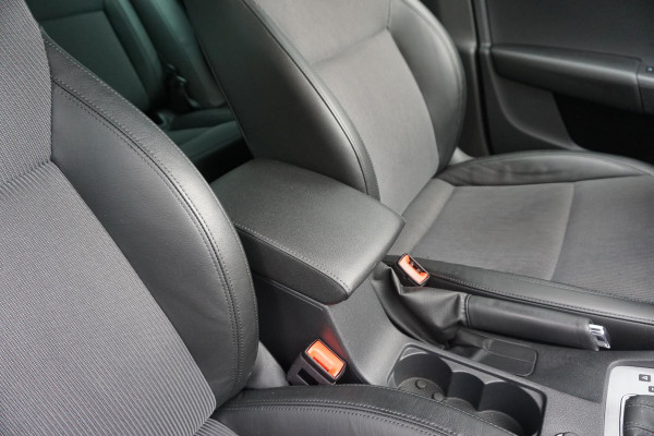 Škoda Octavia Combi 1.5 TSI 150PK/Trekhaak/17Inch/Leer-stof/ Business Edition.