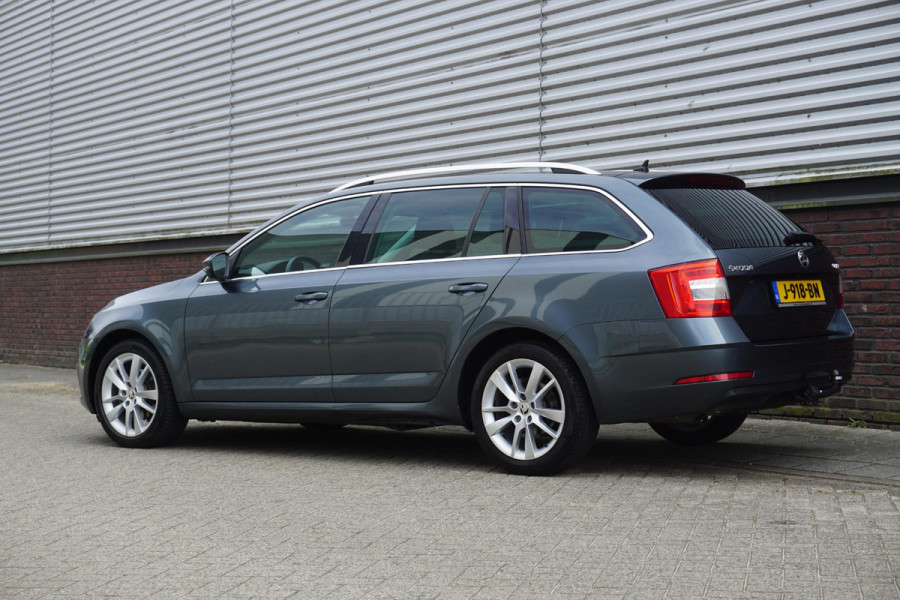 Škoda Octavia Combi 1.5 TSI 150PK/Trekhaak/17Inch/Leer-stof/ Business Edition.