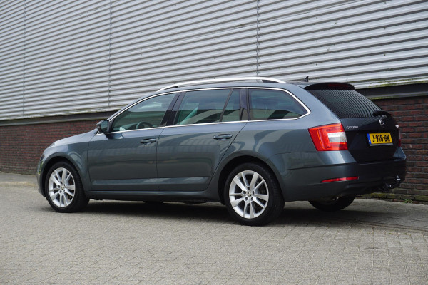 Škoda Octavia Combi 1.5 TSI 150PK/Trekhaak/17Inch/Leer-stof/ Business Edition.