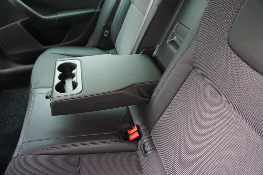 Škoda Octavia Combi 1.5 TSI 150PK/Trekhaak/17Inch/Leer-stof/ Business Edition.