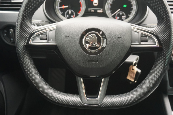 Škoda Octavia Combi 1.5 TSI 150PK/Trekhaak/17Inch/Leer-stof/ Business Edition.