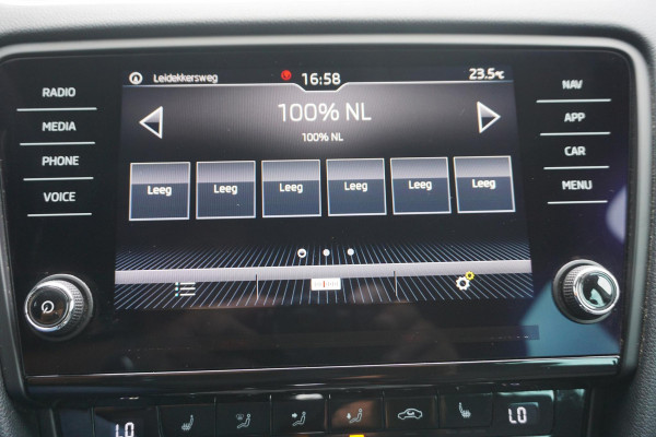 Škoda Octavia Combi 1.5 TSI 150PK/Trekhaak/17Inch/Leer-stof/ Business Edition.