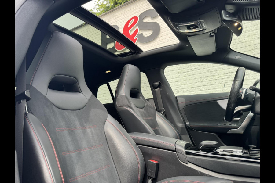 Mercedes-Benz CLA-Klasse Shooting Brake 180 Business Solution AMG Automaat Cruise control Climate control Pano Parkeersensoren