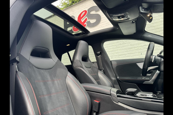 Mercedes-Benz CLA-Klasse Shooting Brake 180 Business Solution AMG Automaat Cruise control Climate control Pano Parkeersensoren