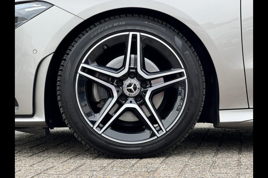 Mercedes-Benz CLA-Klasse Shooting Brake 180 Business Solution AMG Automaat Cruise control Climate control Pano Parkeersensoren