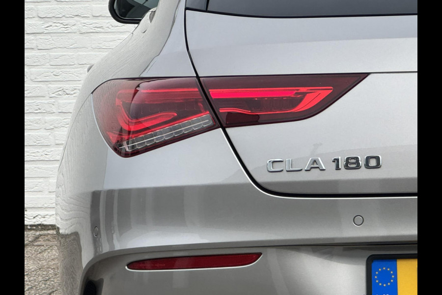 Mercedes-Benz CLA-Klasse Shooting Brake 180 Business Solution AMG Automaat Cruise control Climate control Pano Parkeersensoren