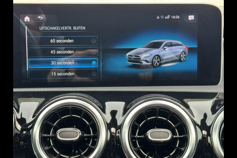 Mercedes-Benz CLA-Klasse Shooting Brake 180 Business Solution AMG Automaat Cruise control Climate control Pano Parkeersensoren