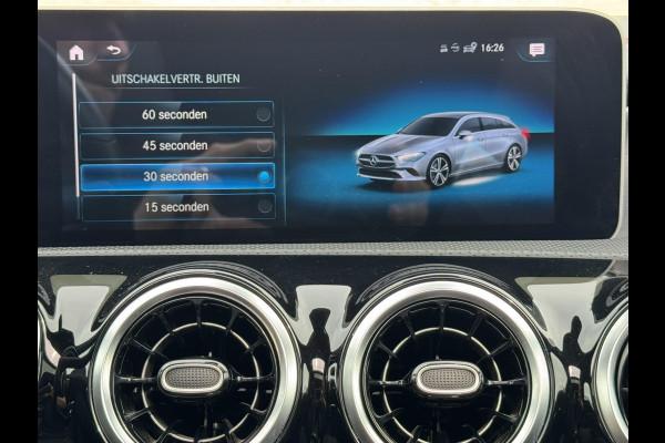 Mercedes-Benz CLA-Klasse Shooting Brake 180 Business Solution AMG Automaat Cruise control Climate control Pano Parkeersensoren
