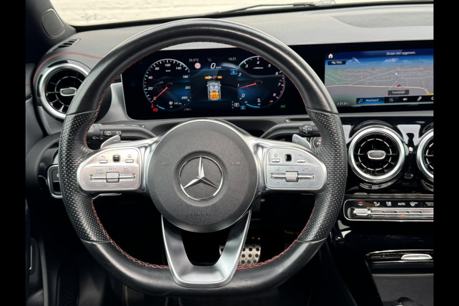 Mercedes-Benz CLA-Klasse Shooting Brake 180 Business Solution AMG Automaat Cruise control Climate control Pano Parkeersensoren