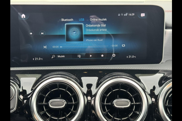 Mercedes-Benz CLA-Klasse Shooting Brake 180 Business Solution AMG Automaat Cruise control Climate control Pano Parkeersensoren