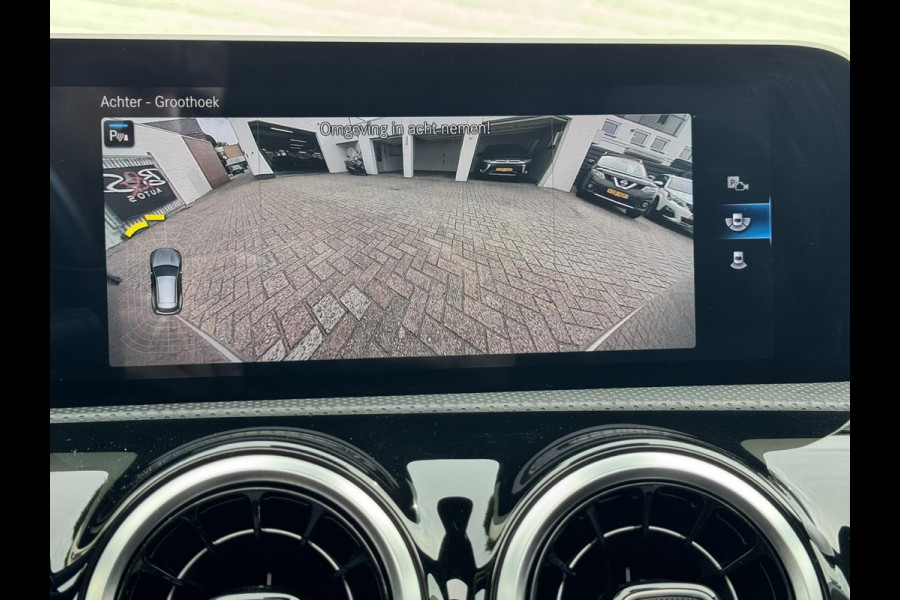 Mercedes-Benz CLA-Klasse Shooting Brake 180 Business Solution AMG Automaat Cruise control Climate control Pano Parkeersensoren