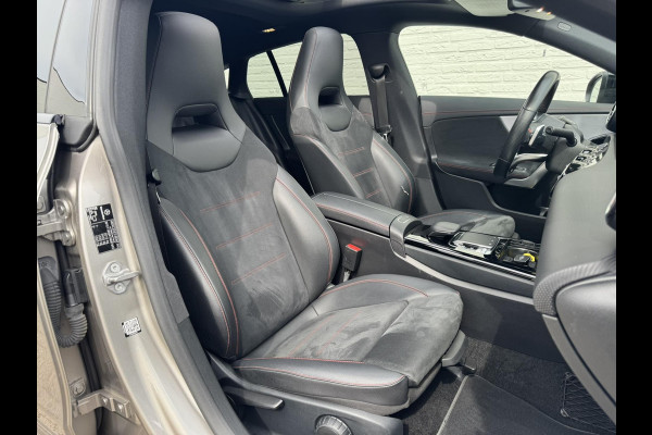 Mercedes-Benz CLA-Klasse Shooting Brake 180 Business Solution AMG Automaat Cruise control Climate control Pano Parkeersensoren