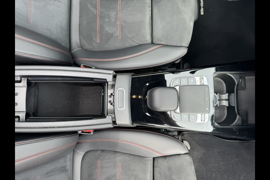 Mercedes-Benz CLA-Klasse Shooting Brake 180 Business Solution AMG Automaat Cruise control Climate control Pano Parkeersensoren