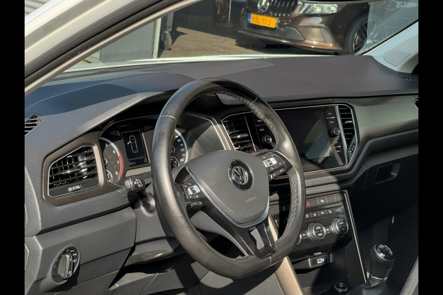 Volkswagen T-Roc 1.0 TSI Style - Airco I LED I PDC I Comfort pakket I Sport velgen I Dealer onderhouden
