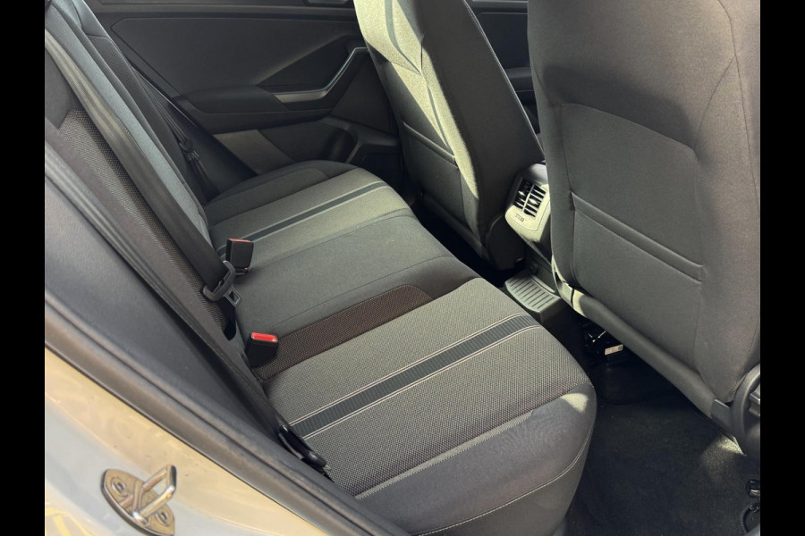 Volkswagen T-Roc 1.0 TSI Style - Airco I LED I PDC I Comfort pakket I Sport velgen I Dealer onderhouden