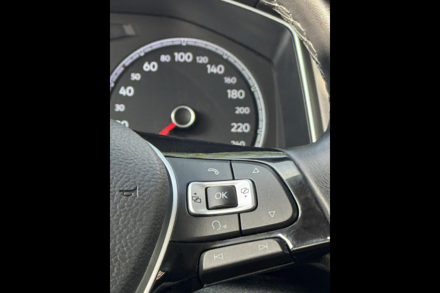 Volkswagen T-Roc 1.0 TSI Style - Airco I LED I PDC I Comfort pakket I Sport velgen I Dealer onderhouden