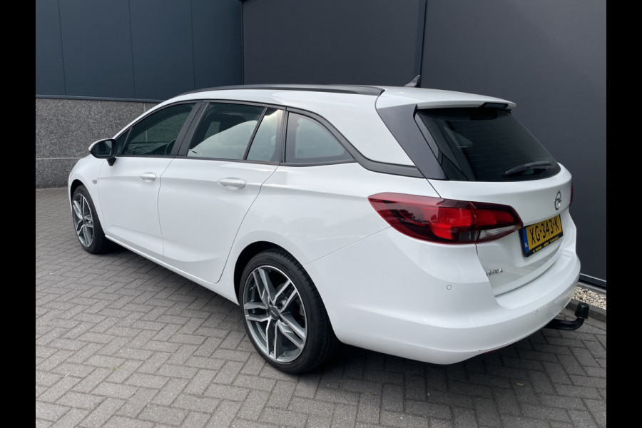 Opel Astra Sports Tourer 1.0 Turbo Online Edition Airco - Cruise control - Parkeersensoren achter - Licht metalen velgen 18 inch - Navigatie - Lederen stuurwiel