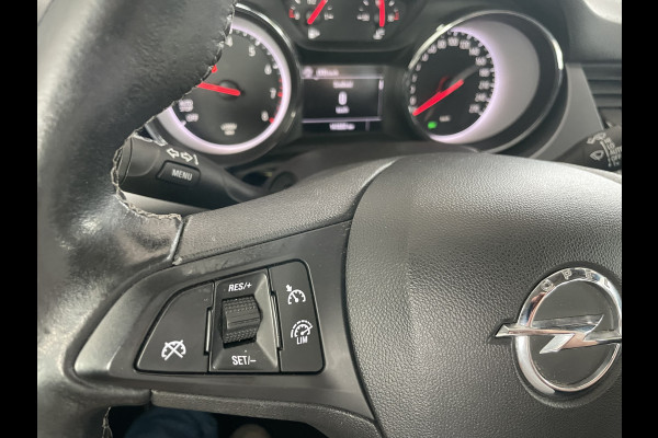 Opel Astra Sports Tourer 1.0 Turbo Online Edition Airco - Cruise control - Parkeersensoren achter - Licht metalen velgen 18 inch - Navigatie - Lederen stuurwiel