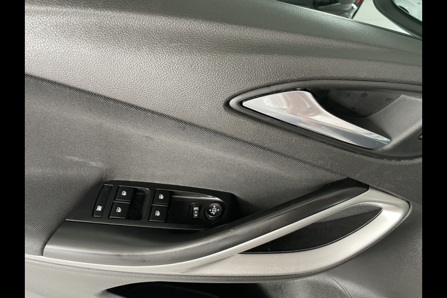 Opel Astra Sports Tourer 1.0 Turbo Online Edition Airco - Cruise control - Parkeersensoren achter - Licht metalen velgen 18 inch - Navigatie - Lederen stuurwiel