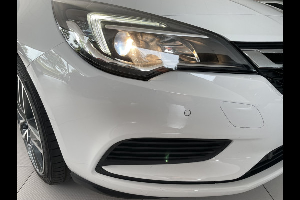 Opel Astra Sports Tourer 1.0 Turbo Online Edition Airco - Cruise control - Parkeersensoren achter - Licht metalen velgen 18 inch - Navigatie - Lederen stuurwiel