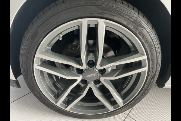 Opel Astra Sports Tourer 1.0 Turbo Online Edition Airco - Cruise control - Parkeersensoren achter - Licht metalen velgen 18 inch - Navigatie - Lederen stuurwiel