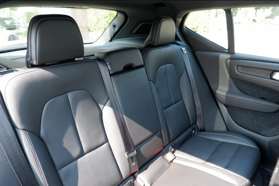 Volvo XC40 Recharge P8 AWD R-Des /Full Options/408PK/ INCL. BOVAG