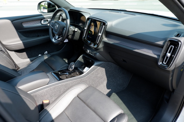 Volvo XC40 Recharge P8 AWD R-Des /Full Options/408PK/ INCL. BOVAG