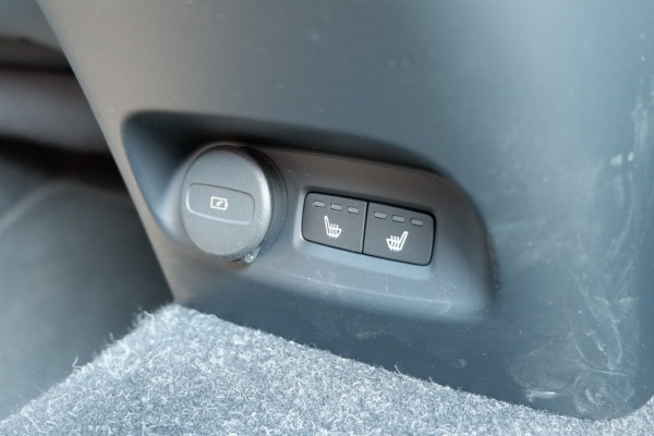 Volvo XC40 Recharge P8 AWD R-Des /Full Options/408PK/ INCL. BOVAG