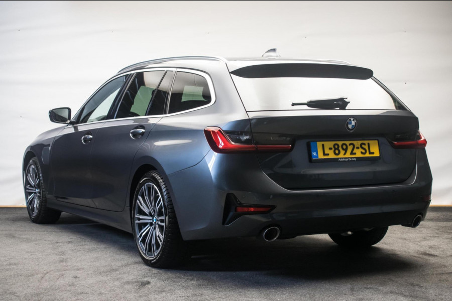 BMW 3 Serie Touring 320e Sportline ORG NL [ Laser Panoramadak Elektrische Trekhaak M Sport Velgen Stoelverwarming Leder Carplay ]