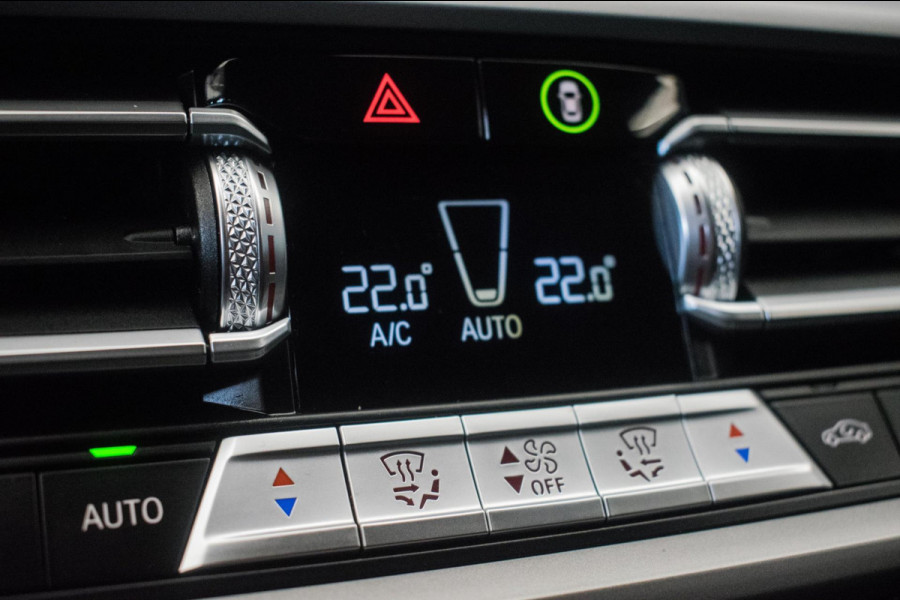 BMW 3 Serie Touring 320e Sportline ORG NL [ Laser Panoramadak Elektrische Trekhaak M Sport Velgen Stoelverwarming Leder Carplay ]
