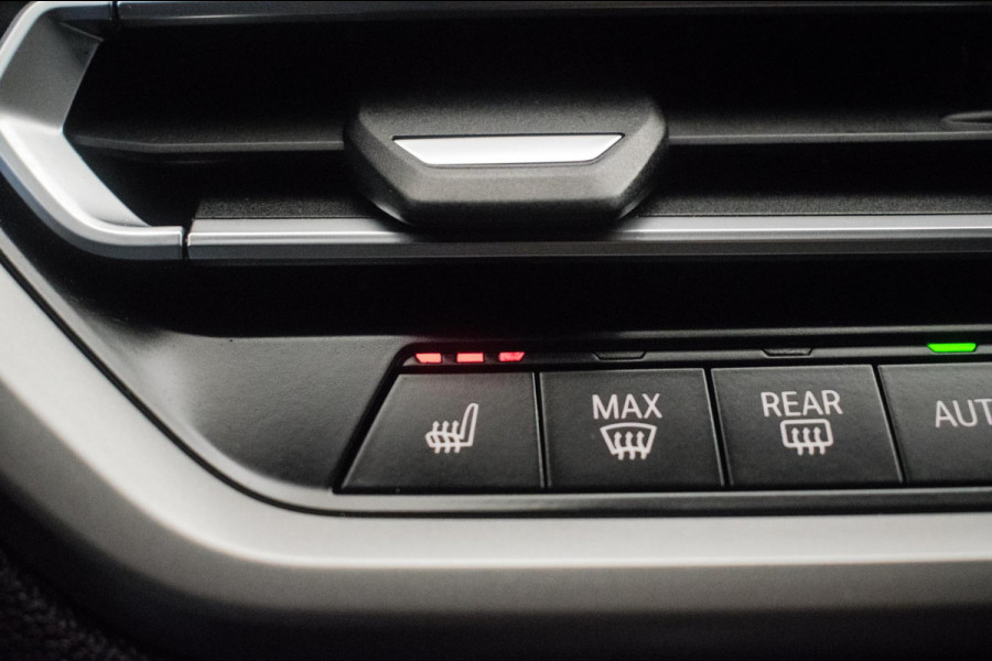 BMW 3 Serie Touring 320e Sportline ORG NL [ Laser Panoramadak Elektrische Trekhaak M Sport Velgen Stoelverwarming Leder Carplay ]
