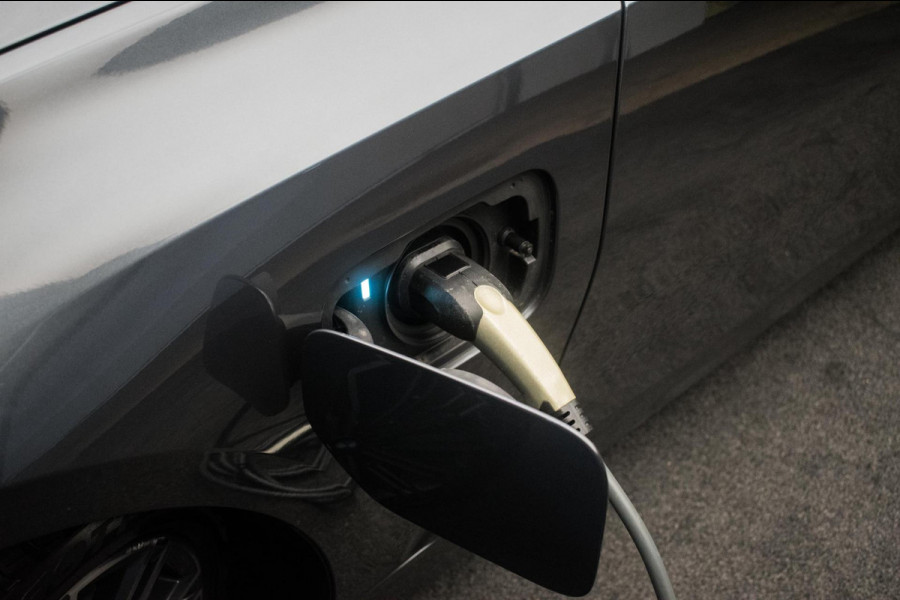 BMW 3 Serie Touring 320e Sportline ORG NL [ Laser Panoramadak Elektrische Trekhaak M Sport Velgen Stoelverwarming Leder Carplay ]