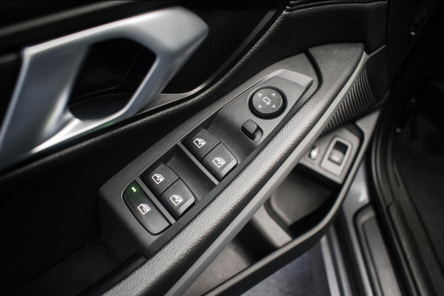 BMW 3 Serie Touring 320e Sportline ORG NL [ Laser Panoramadak Elektrische Trekhaak M Sport Velgen Stoelverwarming Leder Carplay ]