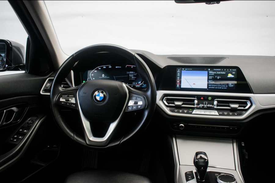 BMW 3 Serie Touring 320e Sportline ORG NL [ Laser Panoramadak Elektrische Trekhaak M Sport Velgen Stoelverwarming Leder Carplay ]