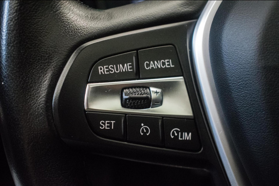 BMW 3 Serie Touring 320e Sportline ORG NL [ Laser Panoramadak Elektrische Trekhaak M Sport Velgen Stoelverwarming Leder Carplay ]