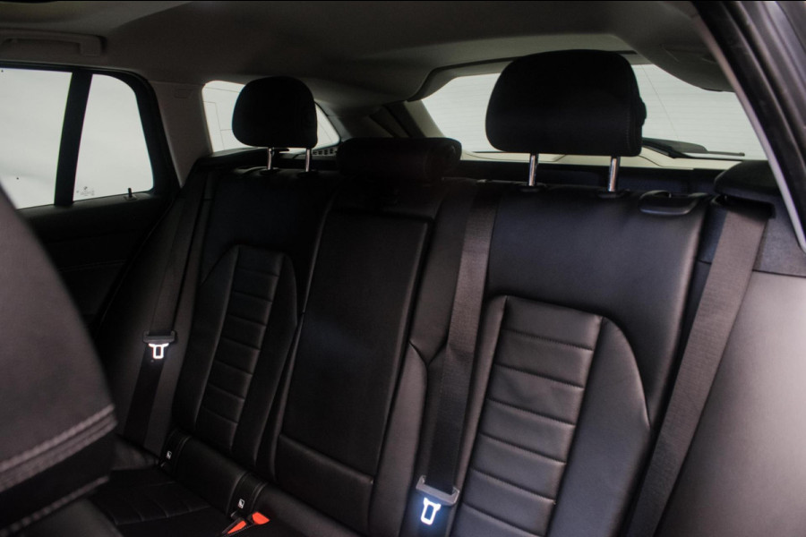 BMW 3 Serie Touring 320e Sportline ORG NL [ Laser Panoramadak Elektrische Trekhaak M Sport Velgen Stoelverwarming Leder Carplay ]