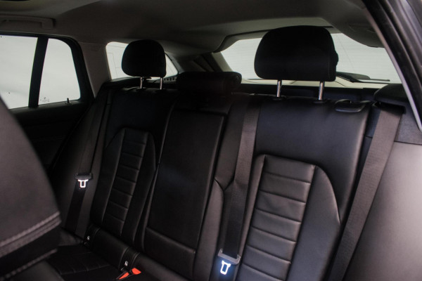 BMW 3 Serie Touring 320e Sportline ORG NL [ Laser Panoramadak Elektrische Trekhaak M Sport Velgen Stoelverwarming Leder Carplay ]