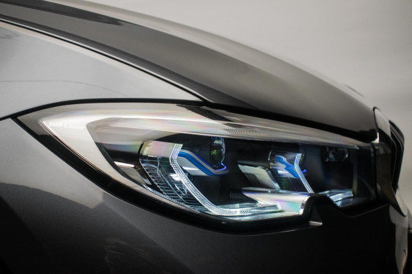 BMW 3 Serie Touring 320e Sportline ORG NL [ Laser Panoramadak Elektrische Trekhaak M Sport Velgen Stoelverwarming Leder Carplay ]