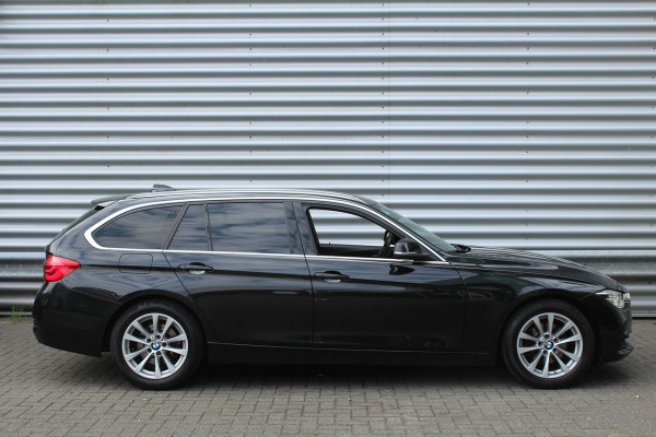 BMW 3 Serie Touring 320i 184pk High Executive Automaat NL-Auto NAP Clima Cruise Navi PDC El. Klep 18"LMV