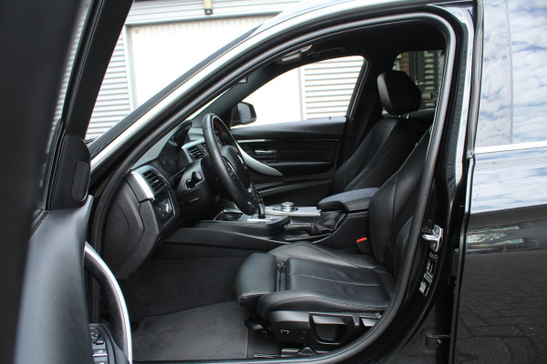BMW 3 Serie Touring 320i 184pk High Executive Automaat NL-Auto NAP Clima Cruise Navi PDC El. Klep 18"LMV
