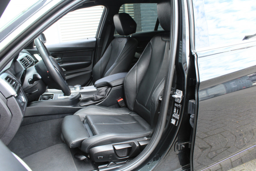 BMW 3 Serie Touring 320i 184pk High Executive Automaat NL-Auto NAP Clima Cruise Navi PDC El. Klep 18"LMV