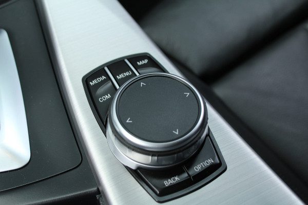 BMW 3 Serie Touring 320i 184pk High Executive Automaat NL-Auto NAP Clima Cruise Navi PDC El. Klep 18"LMV
