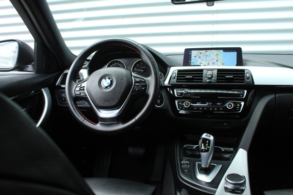 BMW 3 Serie Touring 320i 184pk High Executive Automaat NL-Auto NAP Clima Cruise Navi PDC El. Klep 18"LMV