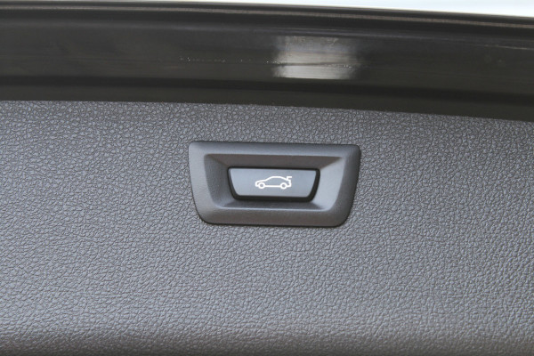BMW 3 Serie Touring 320i 184pk High Executive Automaat NL-Auto NAP Clima Cruise Navi PDC El. Klep 18"LMV