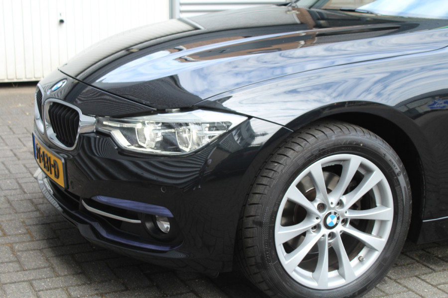 BMW 3 Serie Touring 320i 184pk High Executive Automaat NL-Auto NAP Clima Cruise Navi PDC El. Klep 18"LMV