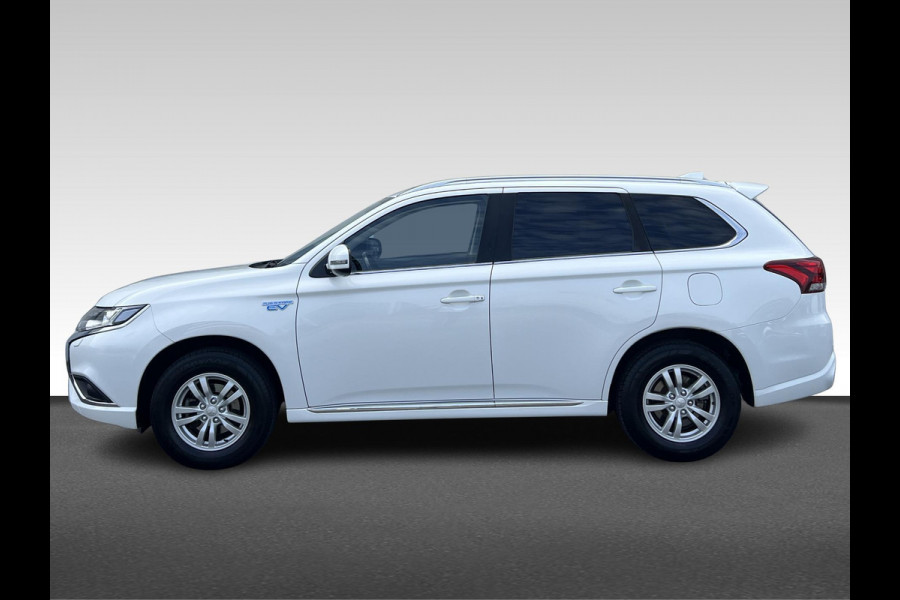 Mitsubishi Outlander 2.4 PHEV Pure | trekhaak