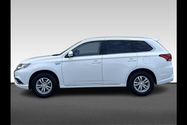 Mitsubishi Outlander 2.4 PHEV Pure | trekhaak