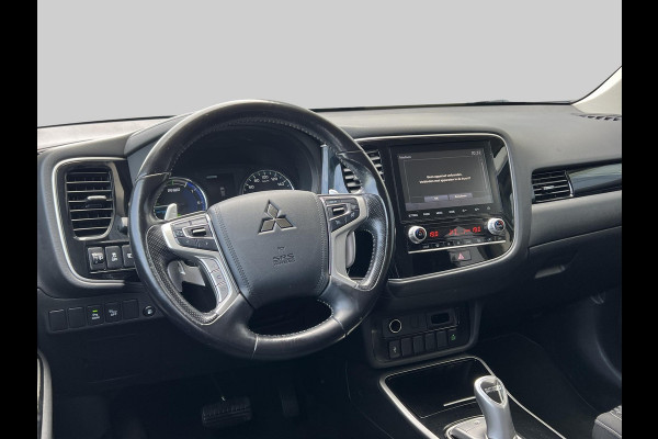 Mitsubishi Outlander 2.4 PHEV Pure | trekhaak