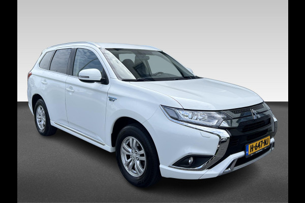 Mitsubishi Outlander 2.4 PHEV Pure | trekhaak
